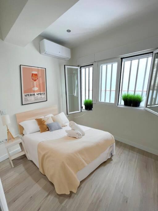 Amazing Apt 1 Hab Para 4Pax En La Plaza De Chueca Madrid Exterior photo